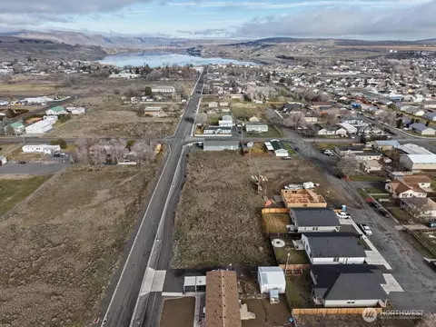 8 Division St S, Soap Lake, WA 98851