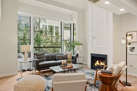 1400 Bellevue Way SE #1, Bellevue, WA 98004