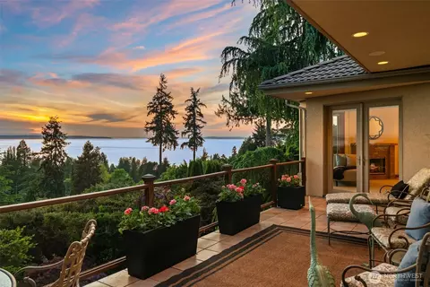 19314 94th Ave W, Edmonds, WA 98020