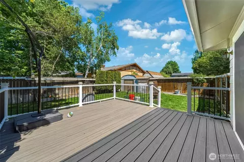 Exterior - 2159 Granite Dr, Walla Walla, WA 99362 photo 6 of 7