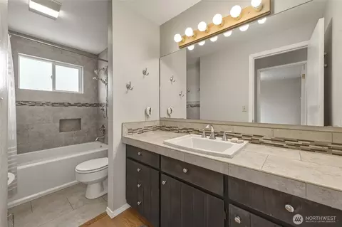 Bath - 2159 Granite Dr, Walla Walla, WA 99362 photo 3 of 4
