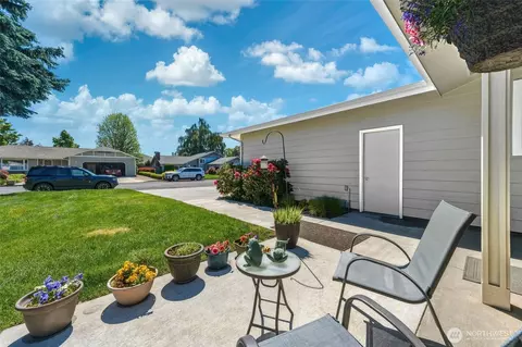 Exterior - 2159 Granite Dr, Walla Walla, WA 99362 photo 5 of 7
