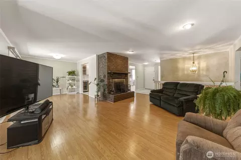 Living - 2159 Granite Dr, Walla Walla, WA 99362 photo 2 of 2