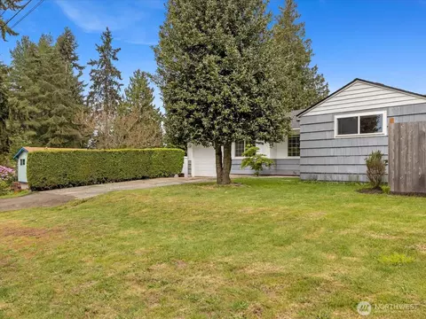 7631 201st St SW, Edmonds, WA 98026