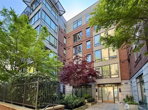 4547 8th Ave NE #204, Seattle, WA 98105