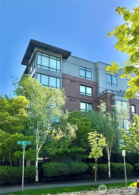 4547 8th Ave NE #204, Seattle, WA 98105