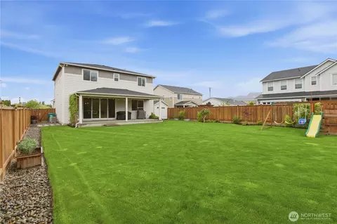 Exterior - 164 Hogan Dr, Enumclaw, WA 98022 photo 6 of 8