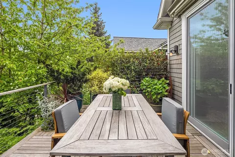 Exterior - 2511 E Roy St, Seattle, WA 98112 photo 5 of 7