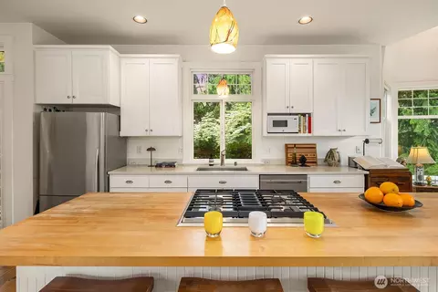 Kitchen - 2511 E Roy St, Seattle, WA 98112 photo 3 of 5