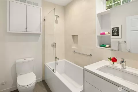 Bath - 2511 E Roy St, Seattle, WA 98112 photo 2 of 2