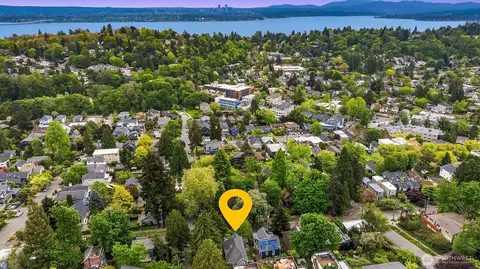 View/Area - 2511 E Roy St, Seattle, WA 98112 photo 2 of 2