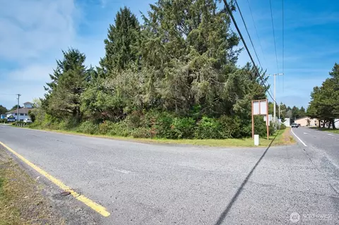 899 Ocean Shores Blvd NW, Ocean Shores, WA 98569