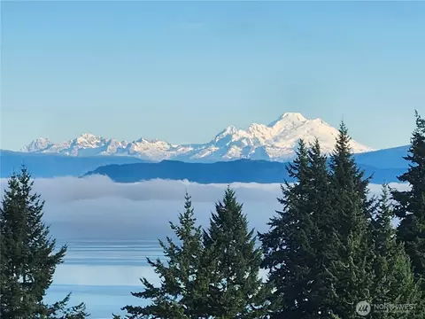 1409 Village Heights Pl, Camano Island, WA 98282