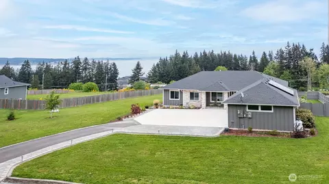 1409 Village Heights Pl, Camano Island, WA 98282
