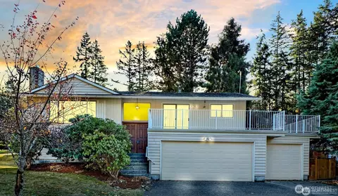526 Willow Rd, Bellingham, WA 98225