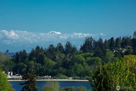 170 Harbor Sq Loop NE #A-411, Bainbridge Island, WA 98110