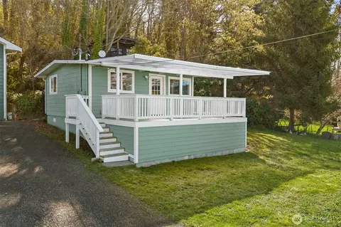 27830 Manzanita Beach Rd SW, Vashon, WA 98070