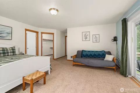 Bedroom - 236 Chilvers Rd, Chehalis, WA 98532 photo 2 of 5