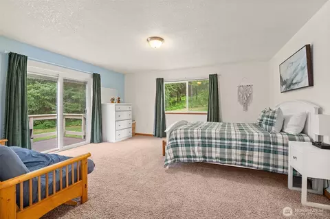 Bedroom - 236 Chilvers Rd, Chehalis, WA 98532 photo 1 of 5