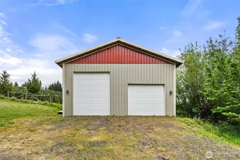 Exterior - 236 Chilvers Rd, Chehalis, WA 98532 photo 11 of 17
