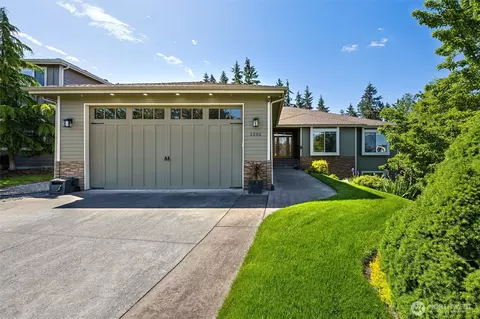 3202 170th Ave E, Lake Tapps, WA 98391