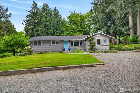 1300 Woodland Dr, Mount Vernon, WA 98274