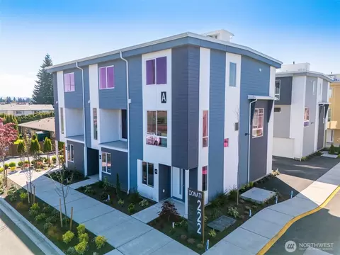 Exterior - 222 124th St SW #C1, Everett, WA 98204 photo 2 of 4