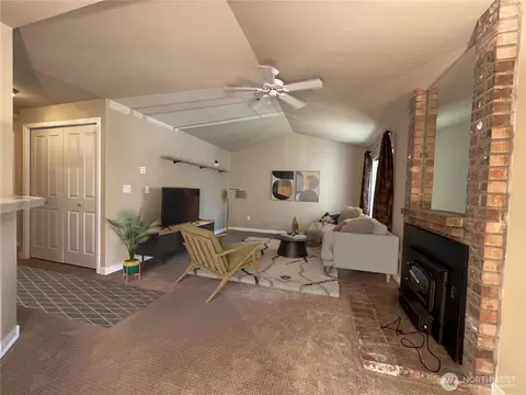11527 Hwy99 #D 303, Everett, WA 98204