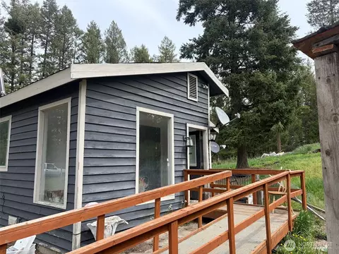 33 Old West Curlew Lake Rd, Republic, WA 99166
