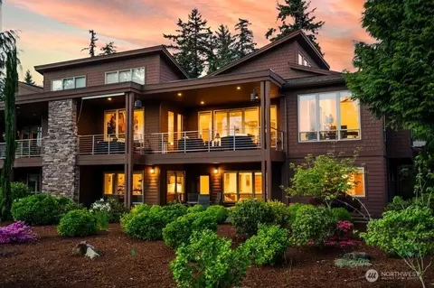 8775 Club House Point Dr, Blaine, WA 98230