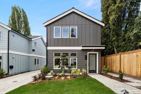 535 N 70th St, Seattle, WA 98103
