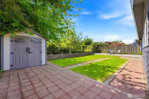 Exterior - 2222 Oklahoma Ave, Everett, WA 98201 photo 7 of 9