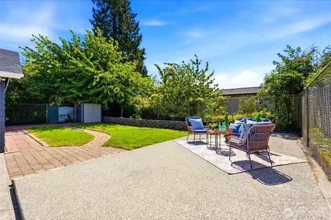 Exterior - 2222 Oklahoma Ave, Everett, WA 98201 photo 3 of 9
