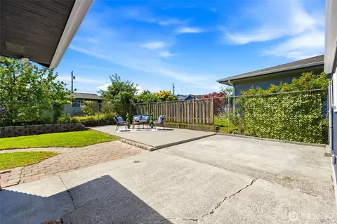 Exterior - 2222 Oklahoma Ave, Everett, WA 98201 photo 1 of 9