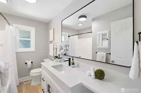Bath - 2222 Oklahoma Ave, Everett, WA 98201 photo 1 of 1