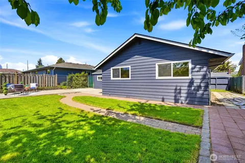 Exterior - 2222 Oklahoma Ave, Everett, WA 98201 photo 6 of 9