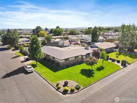 1156 Elm St, Othello, WA 99344