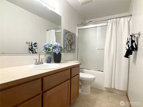 Bath - 5530 55th Loop SE, Olympia, WA 98513 photo 3 of 3