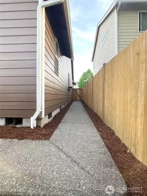 Exterior - 5530 55th Loop SE, Olympia, WA 98513 photo 3 of 3
