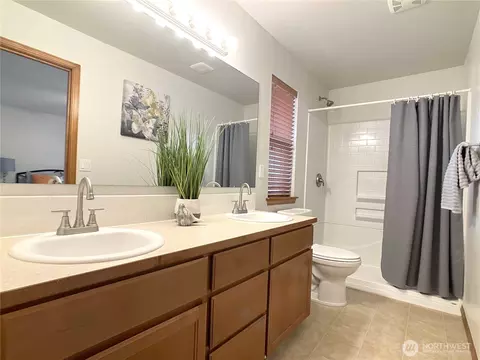Bath - 5530 55th Loop SE, Olympia, WA 98513 photo 1 of 3