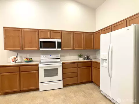 Kitchen - 5530 55th Loop SE, Olympia, WA 98513 photo 2 of 3