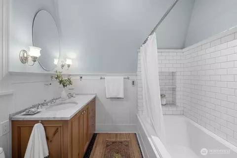 610 16th Ave E, Seattle, WA 98112 photo 23