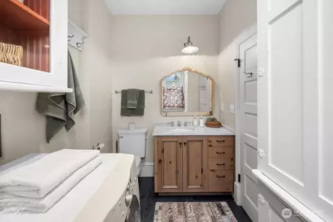 610 16th Ave E, Seattle, WA 98112 photo 18