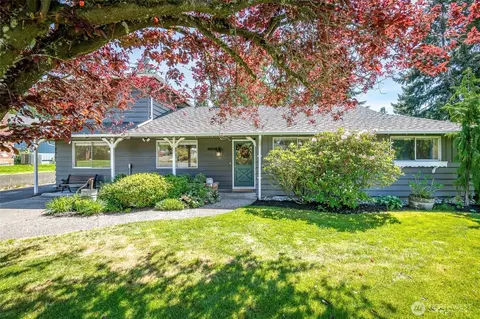 8906 35th St W, University Place, WA 98466
