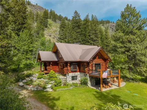 116 Lost River Rd, Mazama, WA 98833