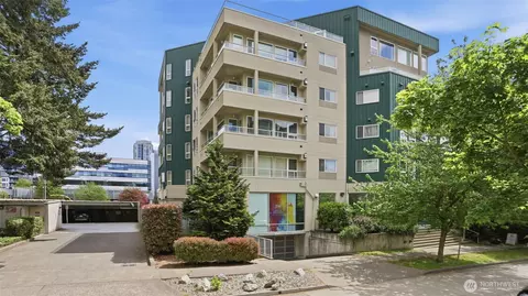 4528 8th Ave NE #4B, Seattle, WA 98105