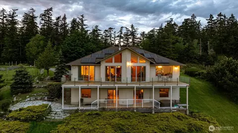 2364 Strawberry Point Rd, Oak Harbor, WA 98277