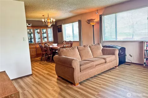 Dining - 21928 SE 436th St, Enumclaw, WA 98022 photo 1 of 3