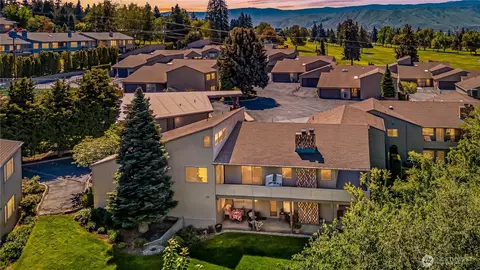 225 19th St NE #20, East Wenatchee, WA 98802