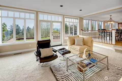 Living - 4911 Harbor Ln, Everett, WA 98203 photo 1 of 2